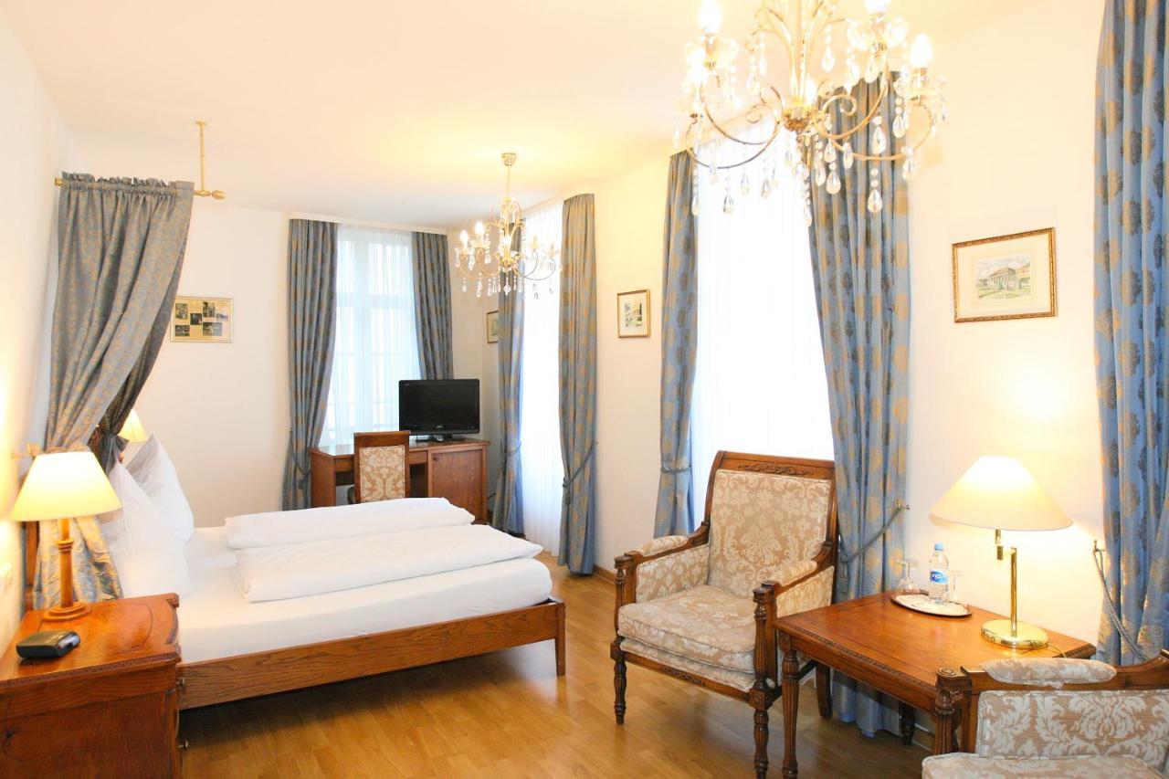 Hotel Rathausglöckel 4*